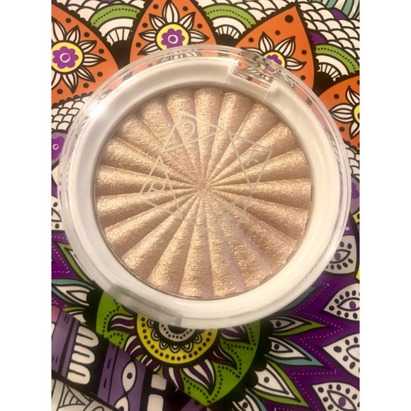 OFRA highlighter in Blissful - Picture 2 of 2